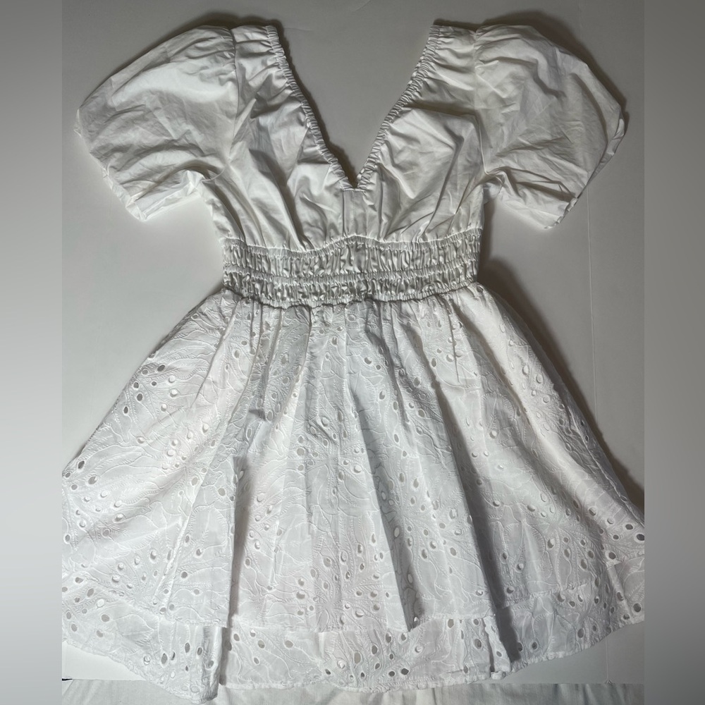 Lilly Pulitzer Axelle Eyelet Romper (Size 6) - Picture 4 of 7
